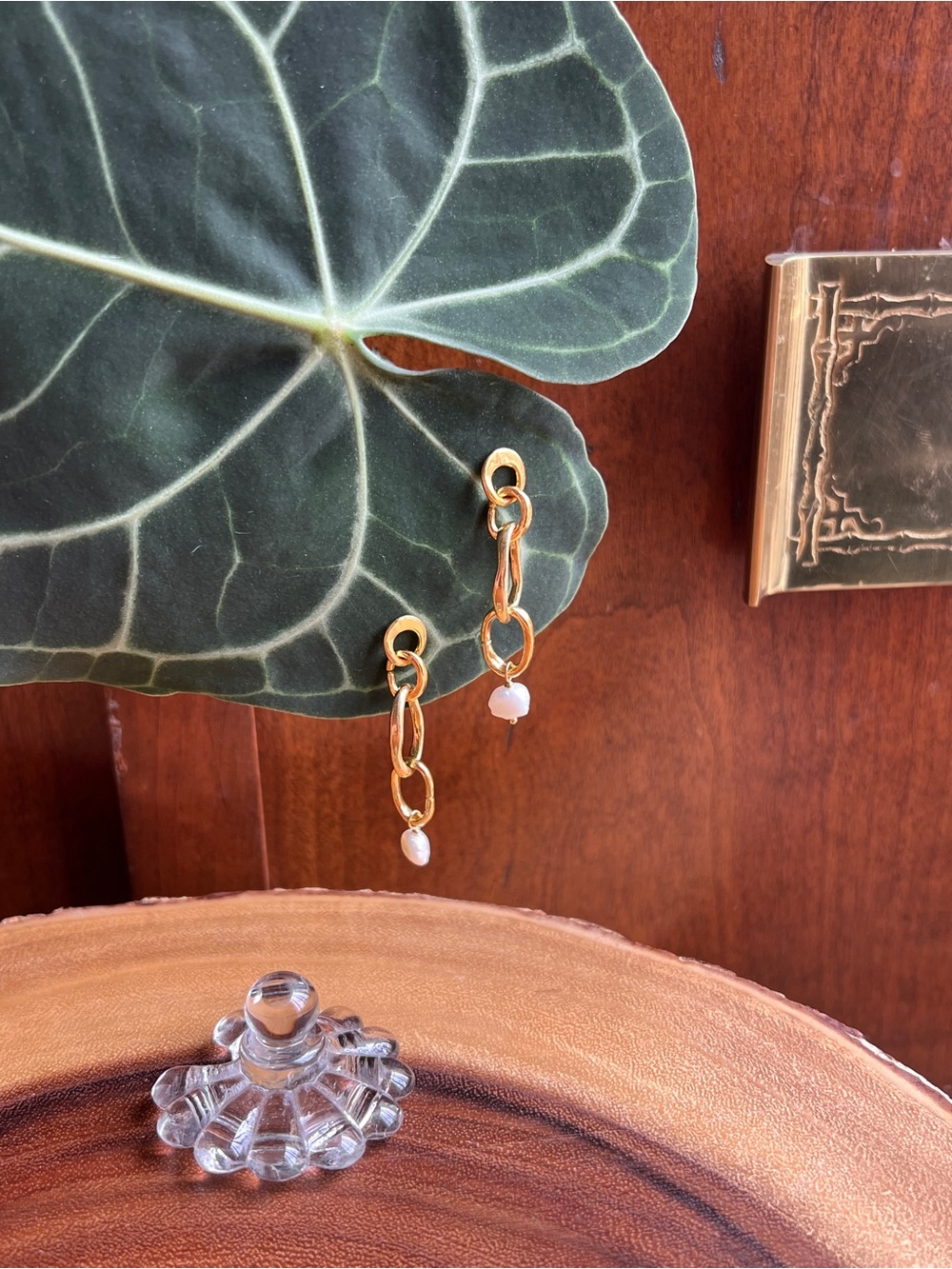 Chan Luu Gold Link Drop Earrings with White Pearl - Picture 5 of 6